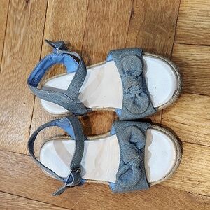 Childrens Place blue canvas sandals Girls size 10.